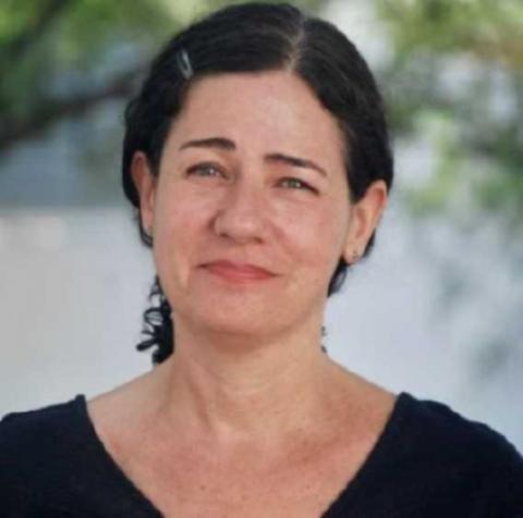 Lisa Molomot Headshot